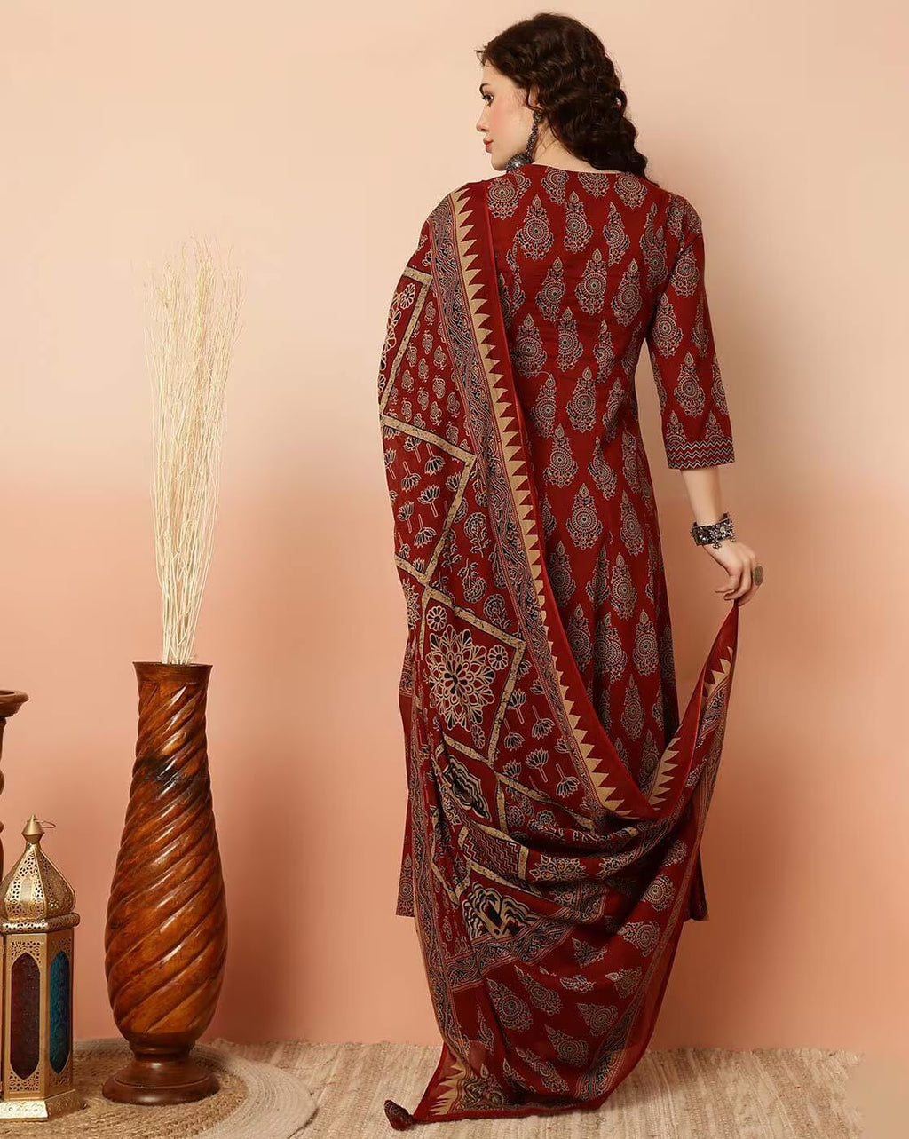 KLOSIA Women Viscose Printed Kurta Pant Dupatta Set