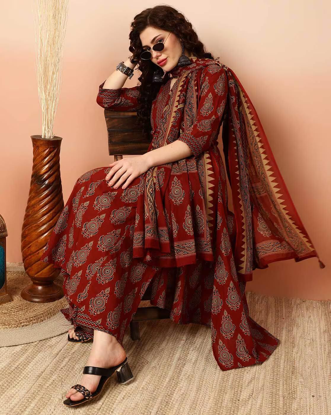 KLOSIA Women Viscose Printed Kurta Pant Dupatta Set