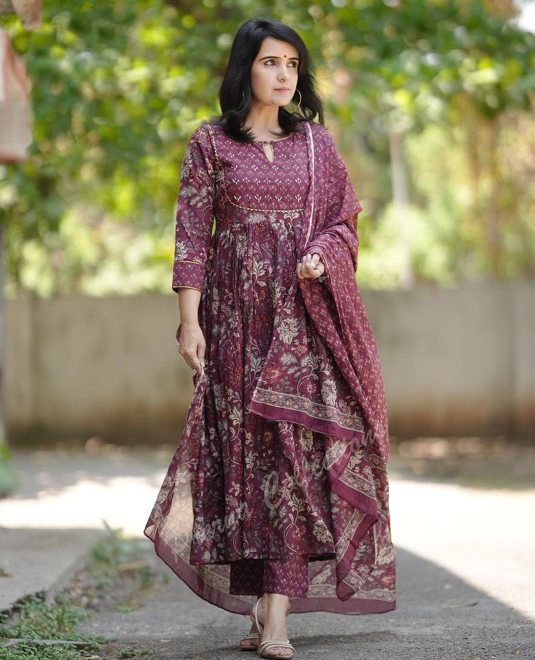 Alvami Women Printed Kurta and Pant Set with Dupatta