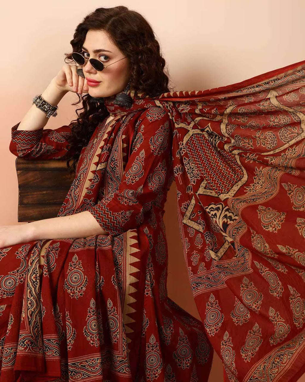 KLOSIA Women Viscose Printed Kurta Pant Dupatta Set
