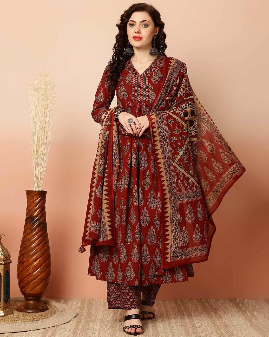 KLOSIA Women Viscose Printed Kurta Pant Dupatta Set
