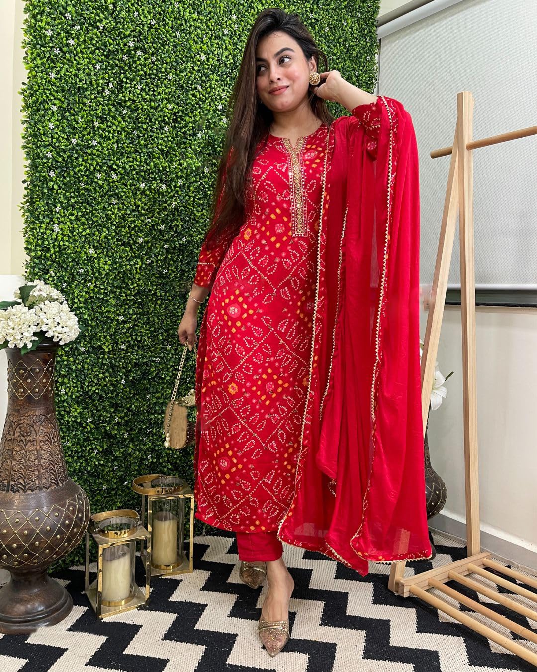 GoSriKi Women's Rayon Viscose Straight Bandhej Printed Kurta with Pant & Dupatta