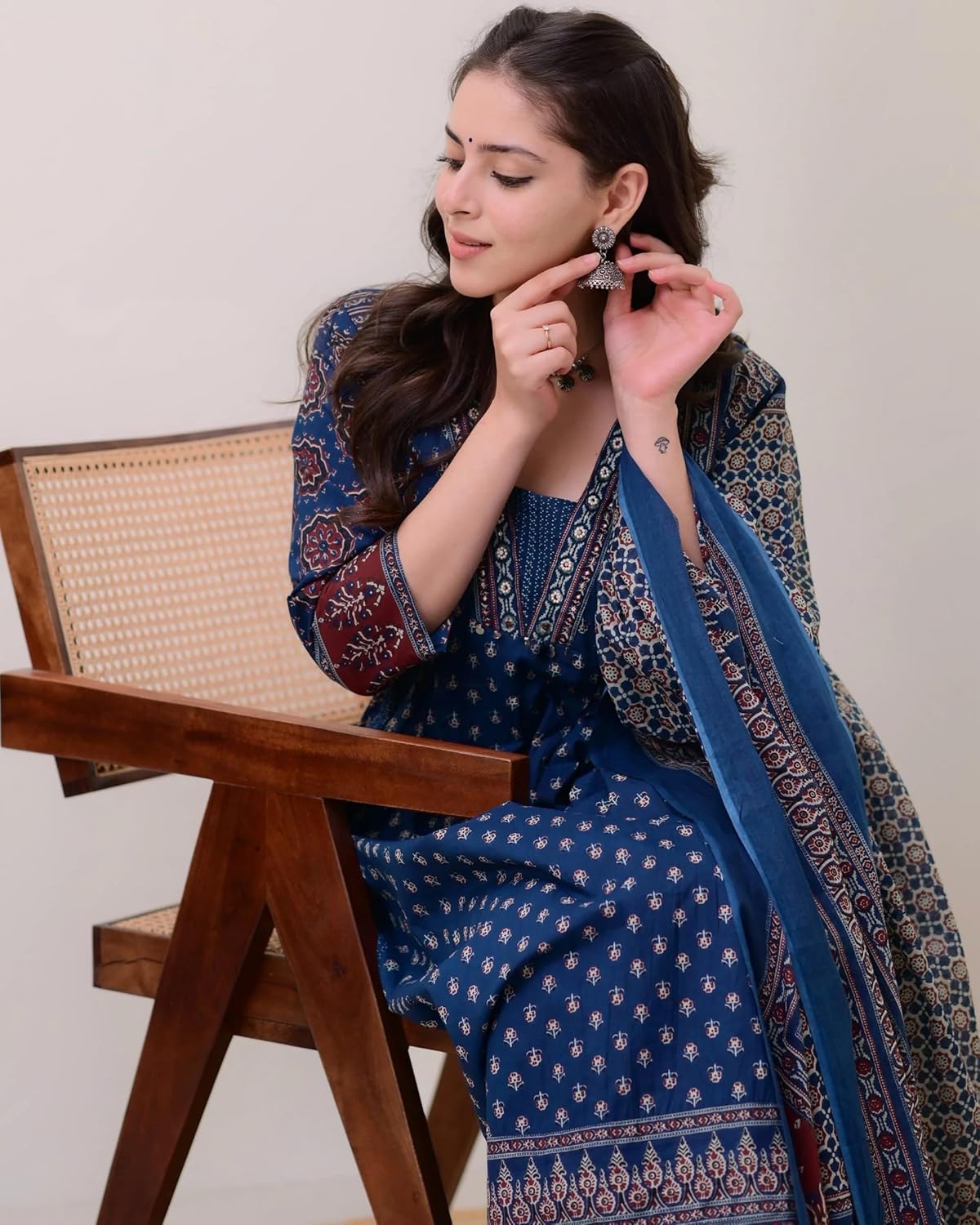 KLOSIA Women Printed Anarkali Kurta and Pant Set with Dupatta
