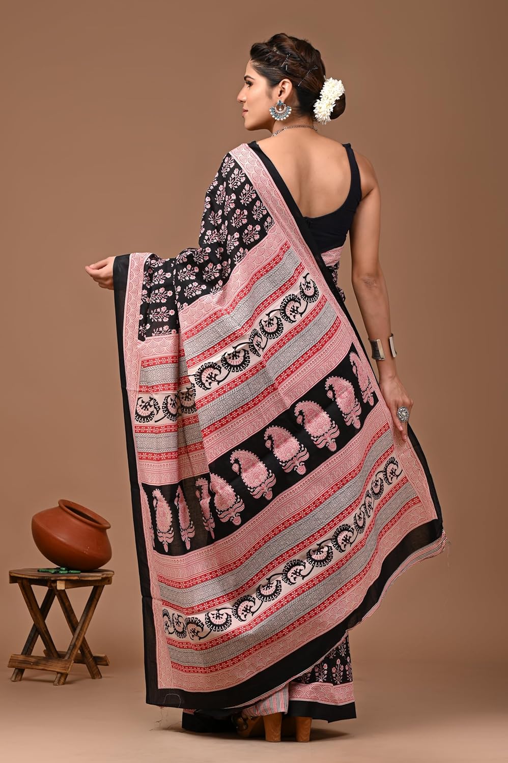 Royal Ethnic | Women's Pure Cotton Mulmul Saree | Bagru Flower Print | Printed Blouse Piece | Handloom | Elegant Drape - Royal Ethnic
